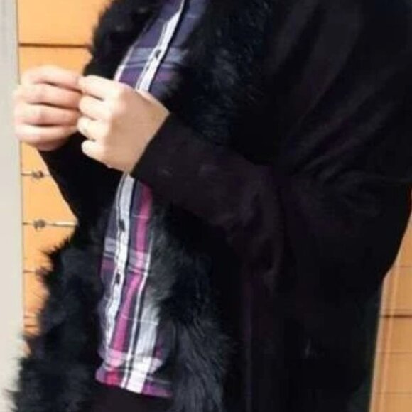 Black Faux fur & fringe Detail Batwing Sleeved Open front Knit Sweater Cardigan - Picture 8 of 8